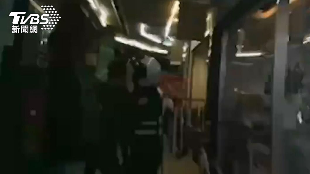 湳雅夜市合夥賣地瓜球「遲到鬧翻」 男友護女加入戰局互毆