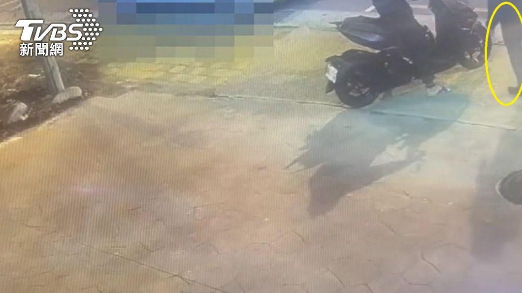 車主立即上前制止。（圖/TVBS）