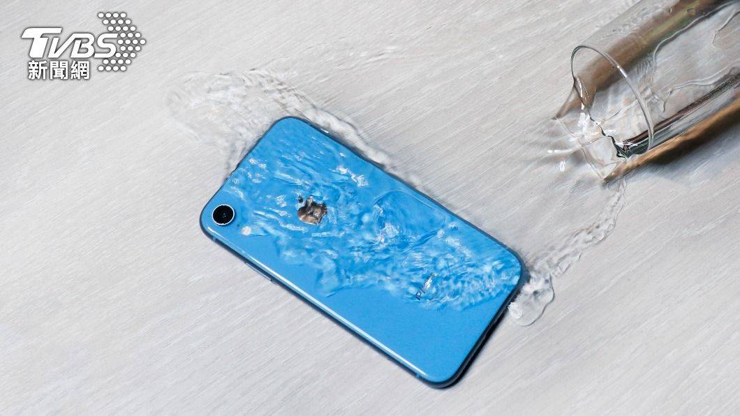 iPhone進水別「放米袋」！蘋果親闢謠　加碼曝4步驟急救