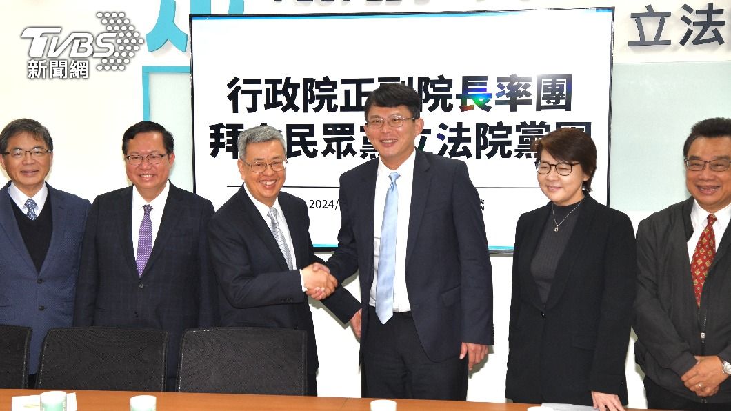陳建仁拜會民眾黨團。（圖／胡瑞麒攝）