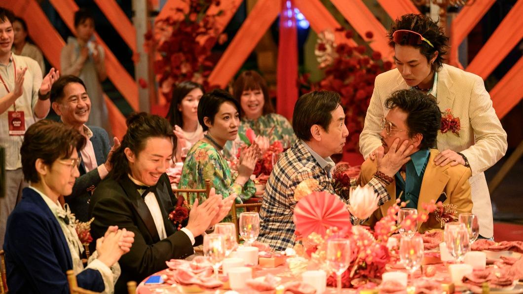《飯戲攻心2》劇情繞著三場婚禮展開。(圖/華映提供)