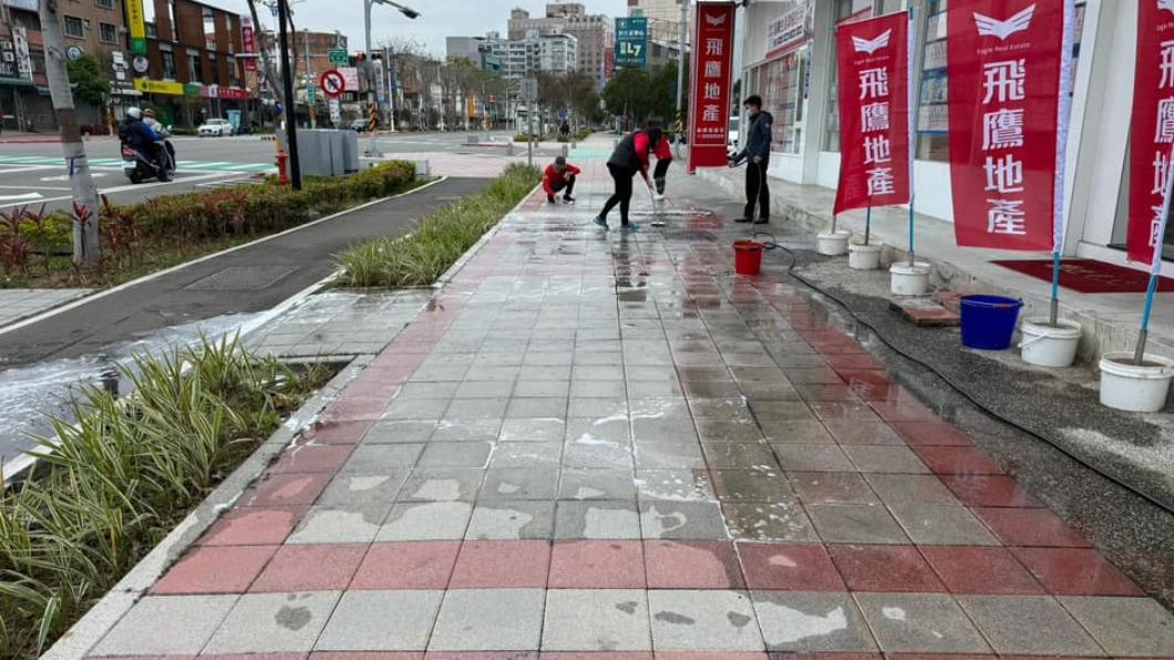 飛鷹地產目前已完成清潔工作,承諾明年開工儀式結束會馬上清理。(圖/翻攝自臉書「我是頭份人」)
