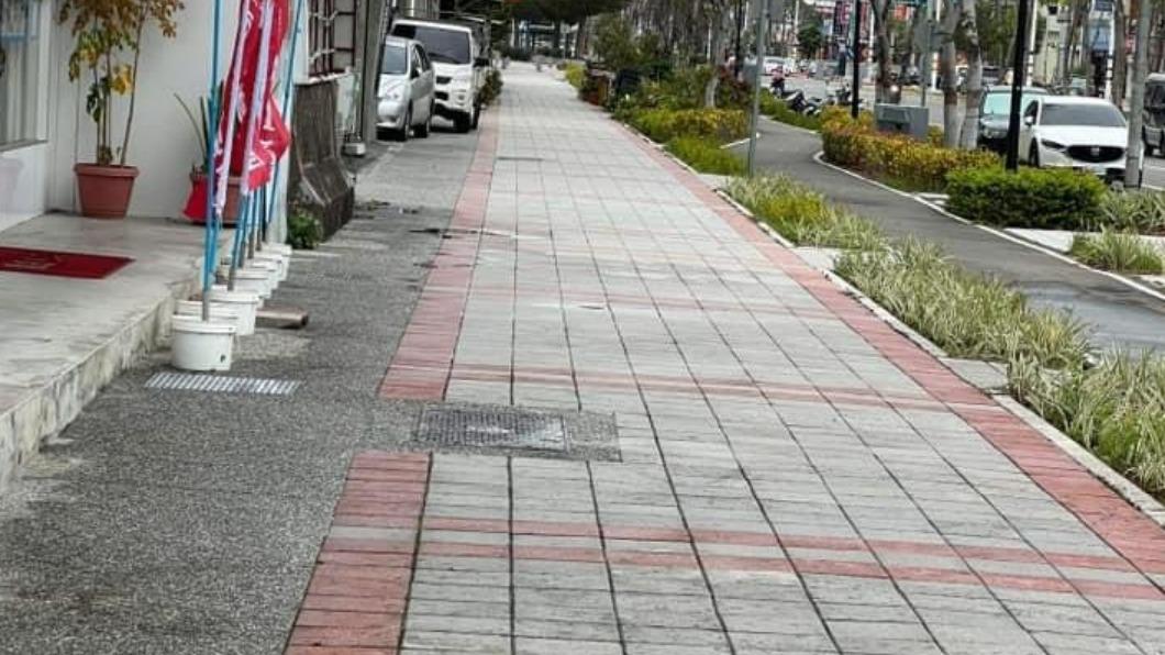 人行道已恢復原狀。(圖/翻攝自我是頭份人臉書)