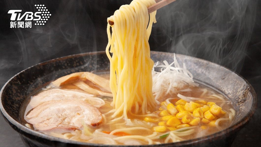 銀座米其林一星拉麵店排隊最久等6小時! 業者推「加價訂位」網熱議