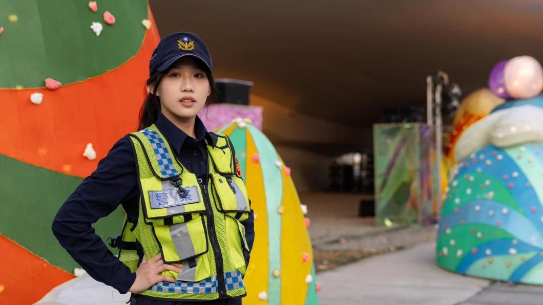 台中燈會亮點在這!「正妹女警」激似秀賢 網敲破碗求IG