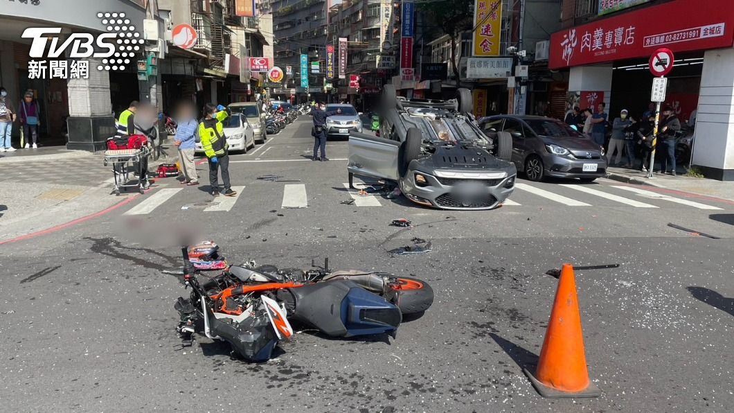快訊／2車路口猛撞！土城重機騎士不治　違規駕駛過失致死送辦
