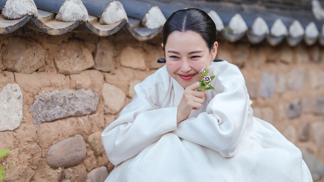 李荷妮產後復出重登喜劇女王 母親一句鼓勵「忍痛都值得」