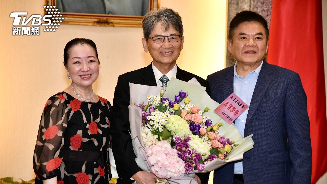 民進黨不分區立委王正旭今於立院宣誓就職。(圖/胡瑞麒攝)