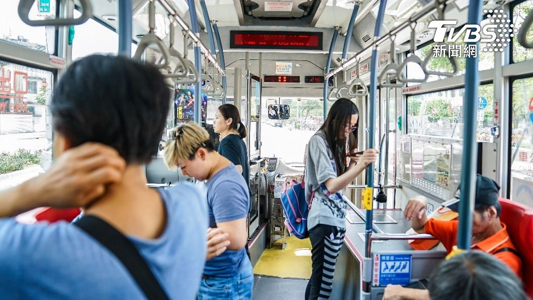 搭公車被「衝百米搶位子」!他猜是移工:有素質台北人不會