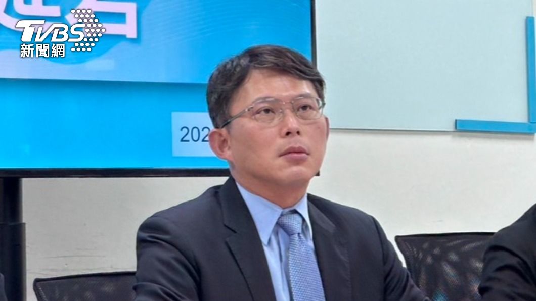 反轟綠新潮流「寄生國家」 黃國昌:從納稅人身上吸血