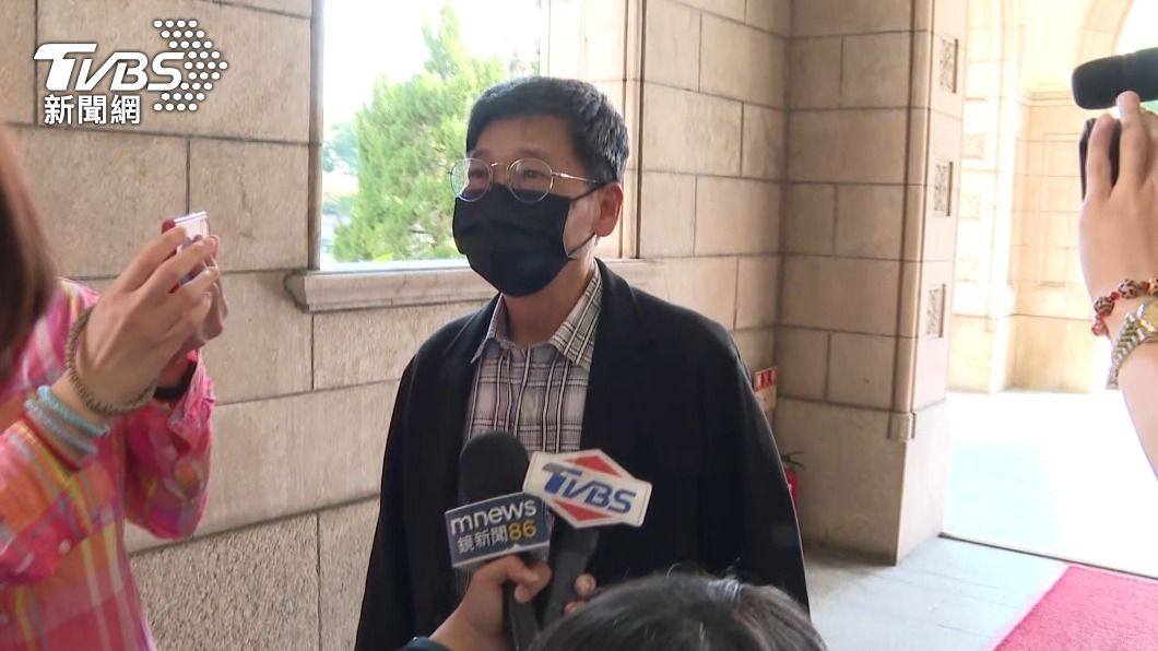 士院法官被控「頭埋大腿舔乳女書記」 他出庭稱:絕無犯案