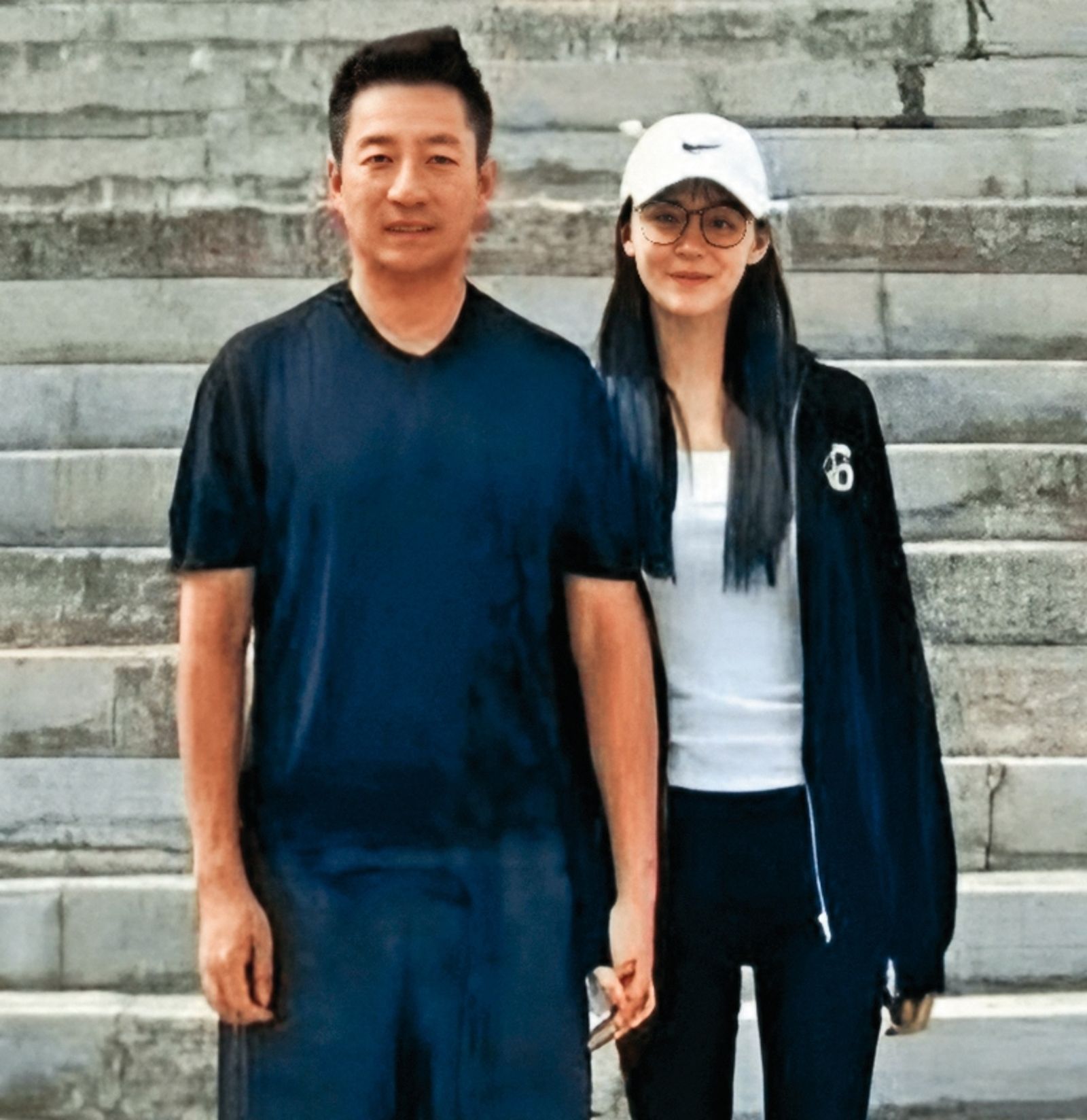 在Mandy之前,汪小菲(左)跟張穎穎(右)不歡而散,女方酸他是巨嬰之外,更爆他「睡了十幾個(人)還求復合。」(圖/翻攝自Umasou0微博)