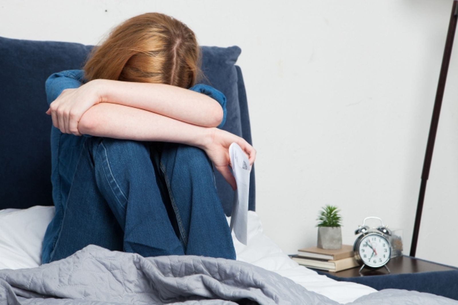 18歲少女色誘多金繼父大談禁忌戀　「搞出人命」慌喊：怎麼辦