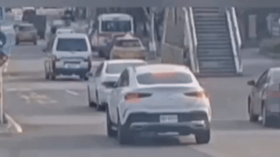 車禍發生過程。(圖/TVBS)
