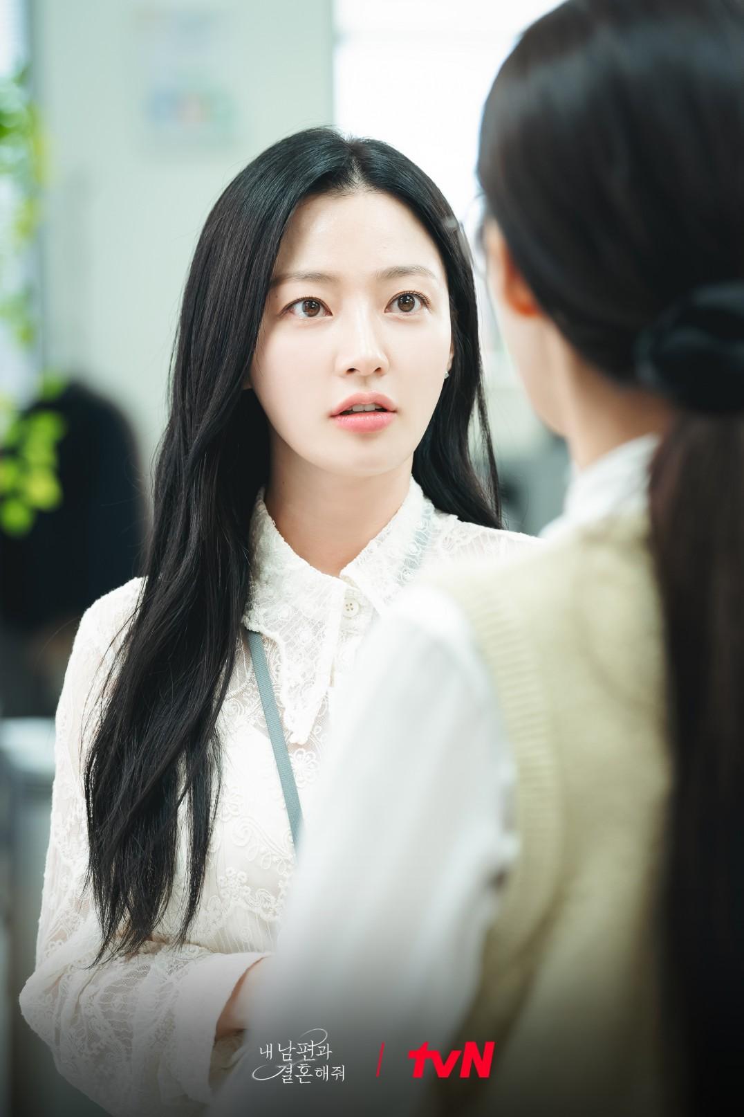 宋昰昀首度接演惡女,為揣摩角色心思而採極端手法。(圖/翻攝自tvN官網)
