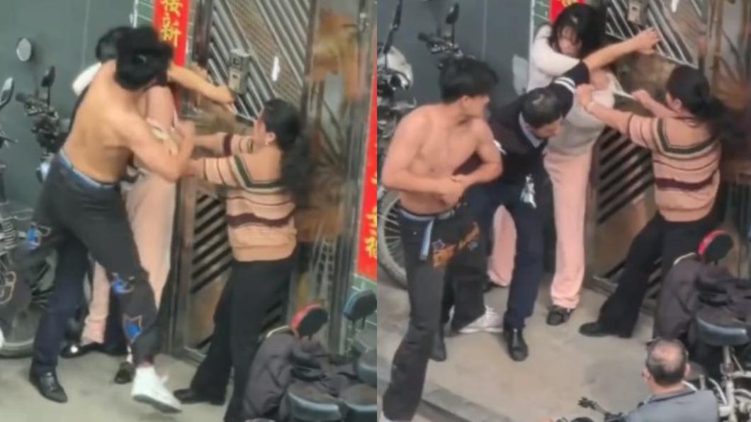 4人打成一團、直到公安人員到場才停下。(圖/翻攝自@時點視頻 微博)