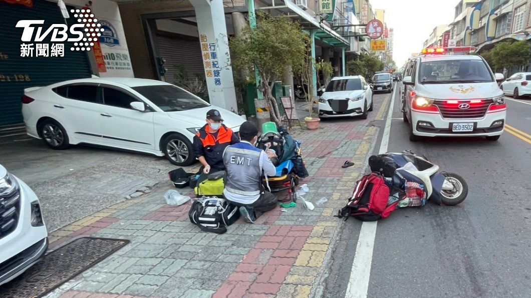 婦人被緊急送往醫院救治,但她仍不幸身亡。(圖/TVBS)