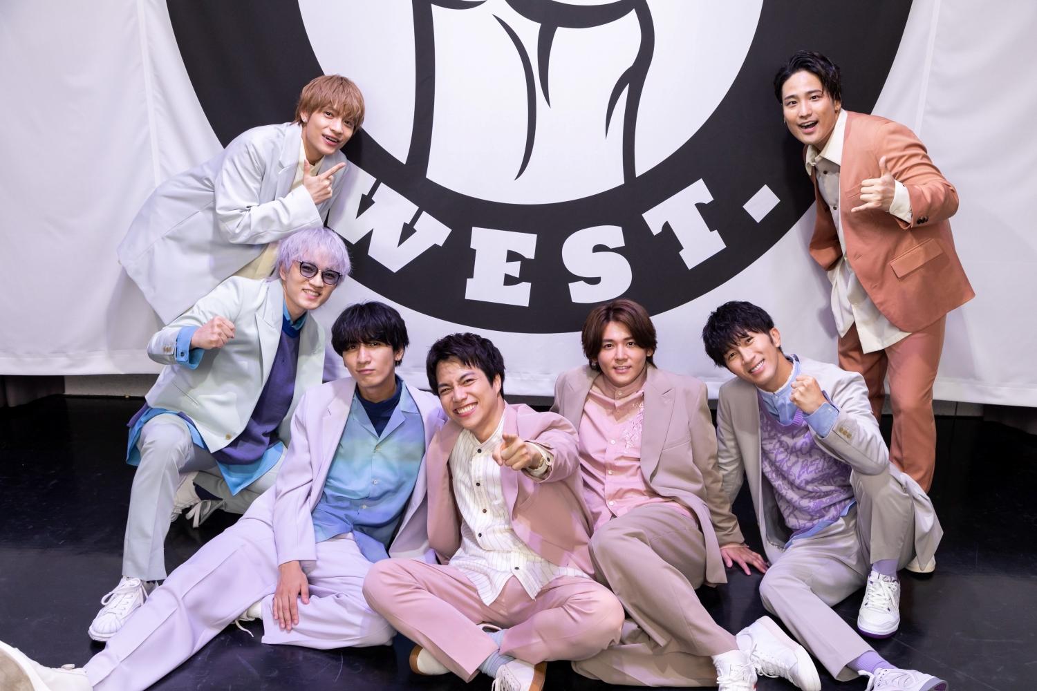 WEST.成員藤井流星(左三)、重岡大毅(中)是愛子公主的最愛。(圖/翻攝自WEareWEST7推特)