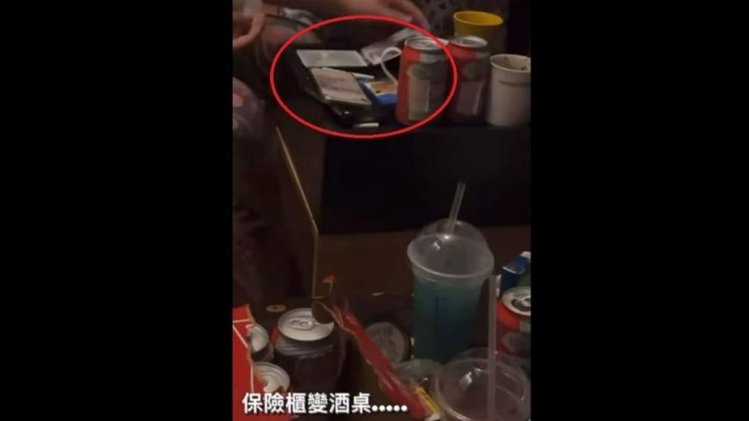 警專女學員與友人在飯店飲酒作樂,期間疑似有人吸毒助興,女學員還拍下影片PO上個人IG。(圖/翻攝Dcard)