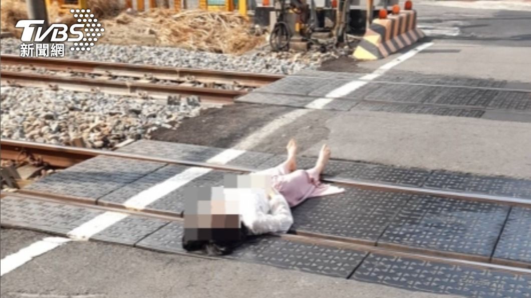 又傳臥軌!高雄女橫躺糖廠前軌道 沉默不語遭強制送醫