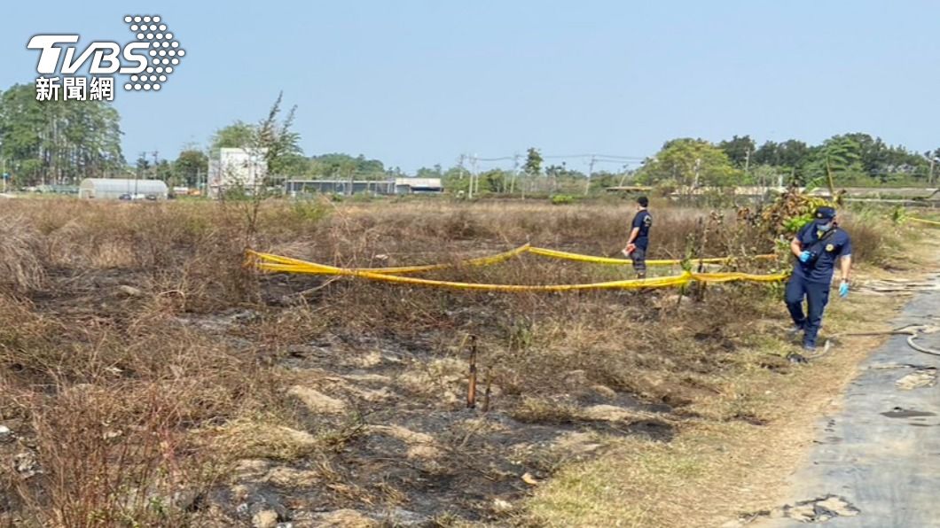 快訊/高雄彩虹橋旁農田雜草竄黑煙 消防隊滅火驚見男焦屍