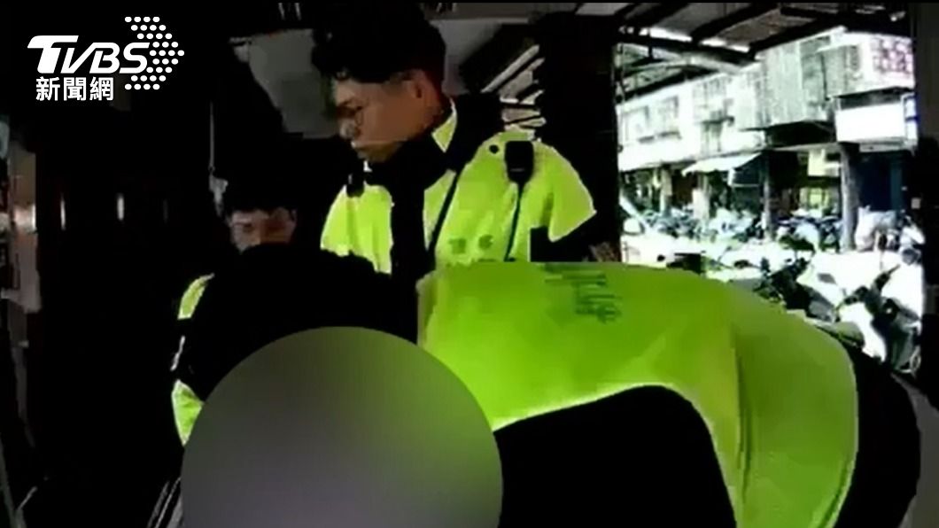 警方獲報到場處理。(圖/TVBS)