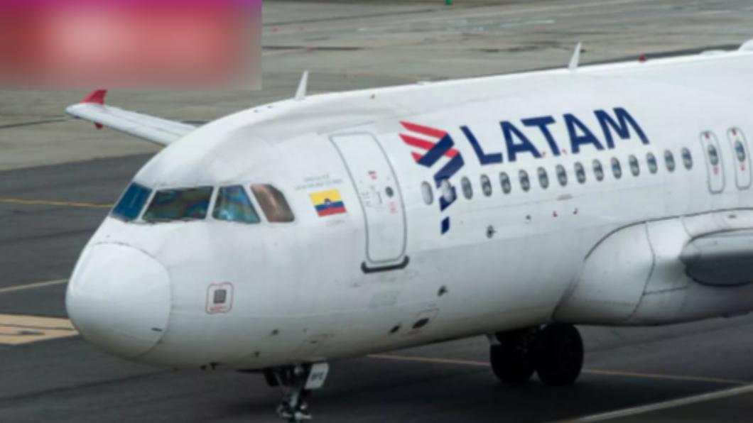 男子在智利南美航空（LATAM Airlines）機上死亡。（圖／翻攝自《鏡報》）
