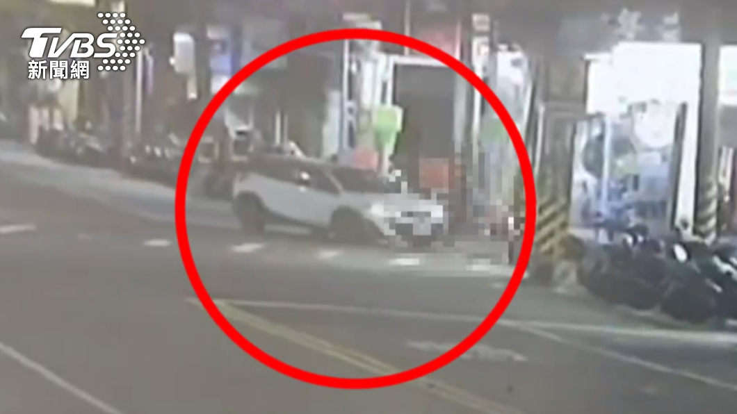 陳姓友人開車經過新莊時巧遇債務人，當場下車堵人。（圖／TVBS）