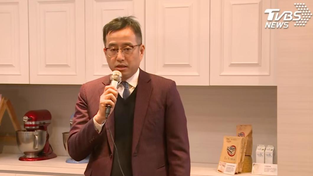 亞尼克董事長吳宗恩27日親上火線說明。(圖/TVBS)