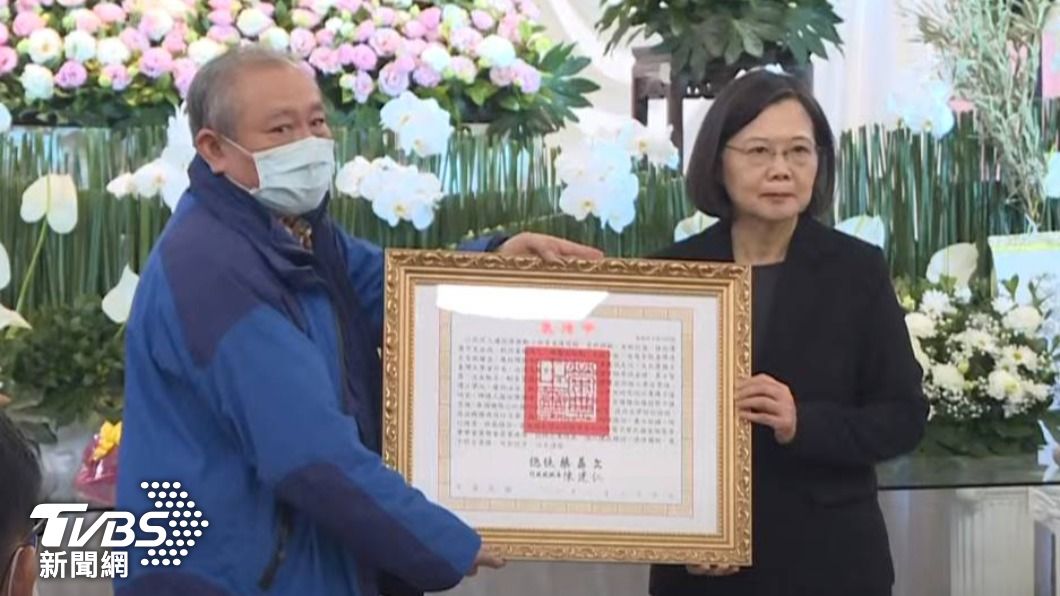 罕病律師陳俊翰今告別式 蔡英文頒贈褒揚令:台灣巨大損失