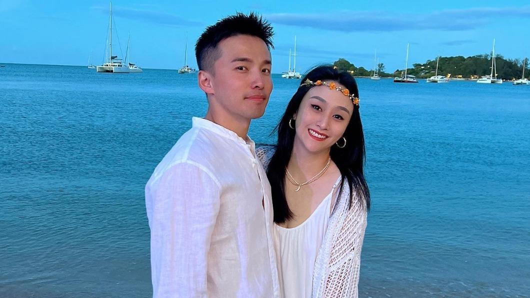 阿緯（左）相當感謝老婆豆豆大力相挺。（圖／翻攝自阿緯臉書）