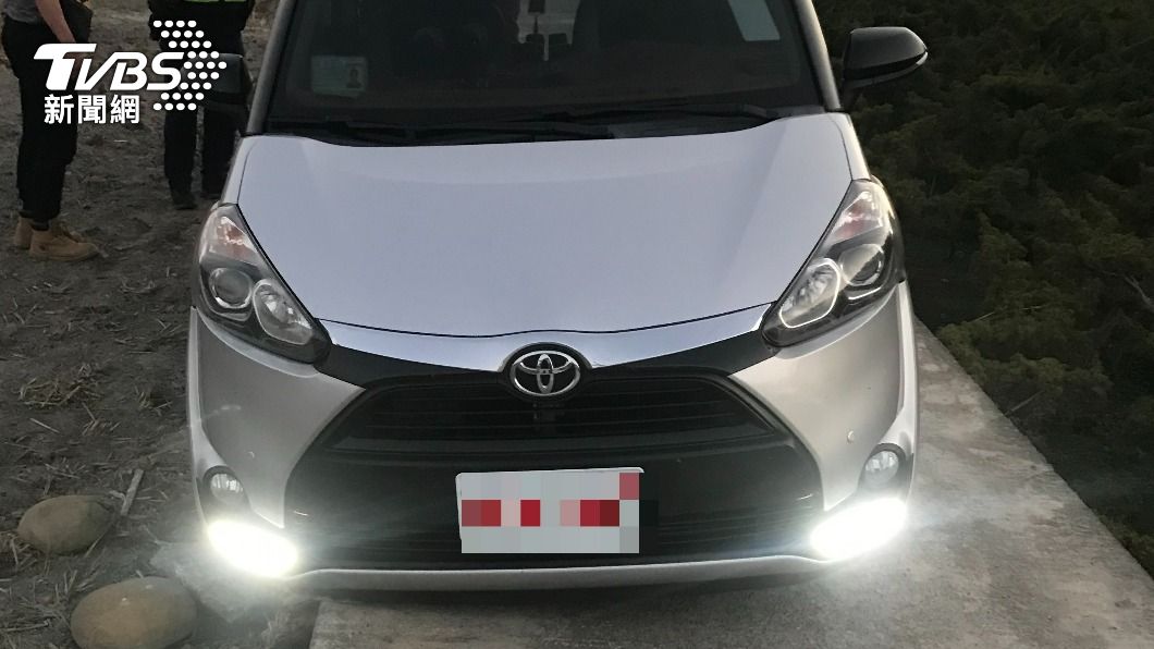 被導航害死！叫多元計程車到高美濕地　輪子慘卡田裡行程泡湯