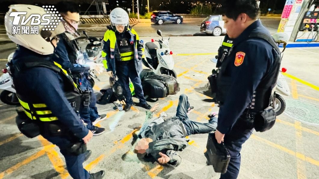 呷嘎茫茫!新北男蹭毒還打包 遇警狂逃17公里慘遭圍捕