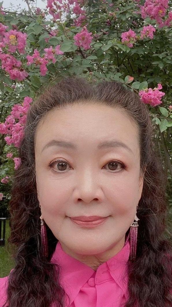 張蘭豪爽不做作的個性獲得許多人關注。(圖/翻攝自張蘭微博)