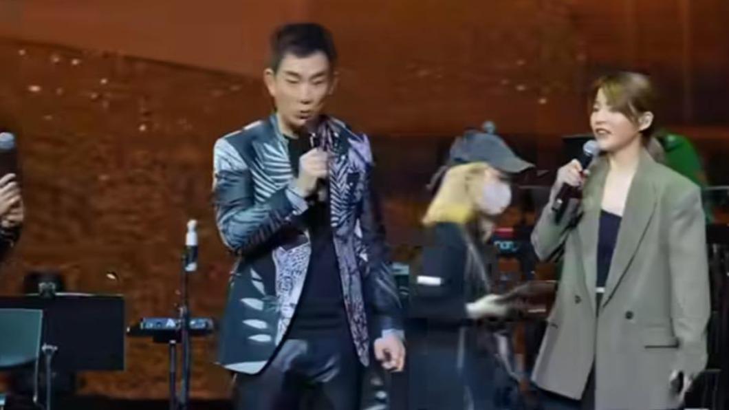 任賢齊搞笑說若是賣掉春聯,就有錢能在火星開唱了。(圖/翻攝自任賢齊IG)