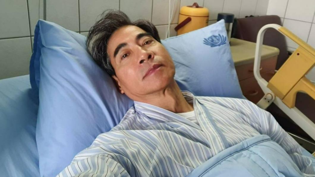 61歲翁家明突曬病床照!喊「緊急入院治療」本人親回現況