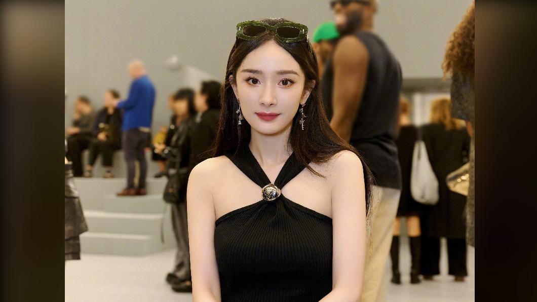 楊冪身材姣好。（圖／翻攝自微博）