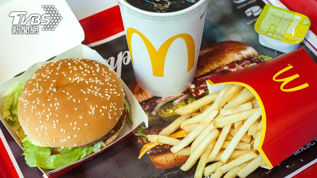 目前美國麥當勞的大麥克套餐已經漲到18美元(約新台幣570.3元)。(示意圖/達志影像shutterstock)