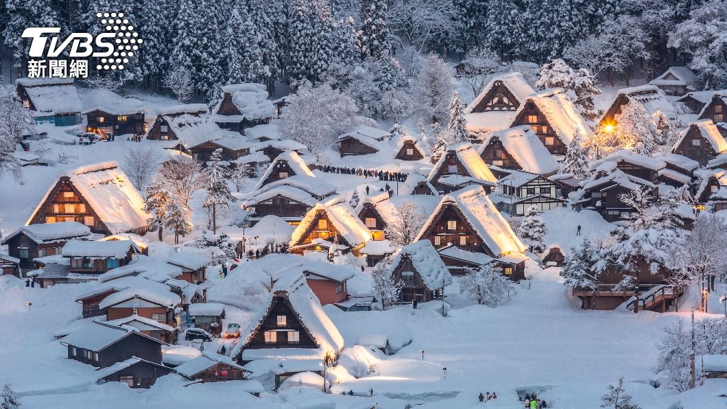 失格旅人擠爆合掌村 「暖暖包扔馬桶、垃圾藏雪中」當地人氣炸