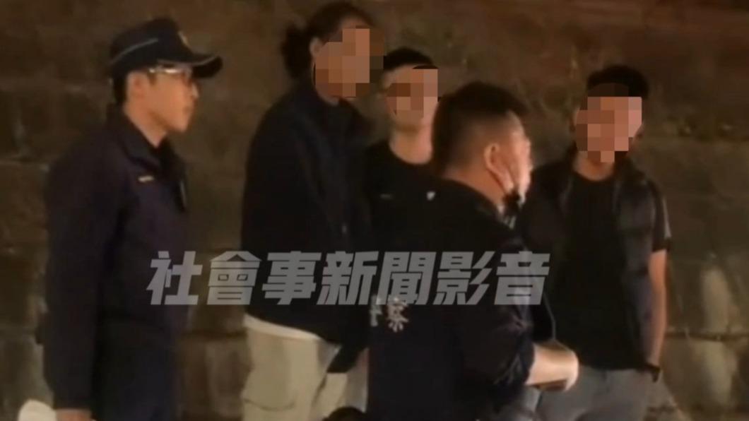 警方到場時針對陳男無照駕駛部分開罰。(圖/翻攝自社會事新聞影音)