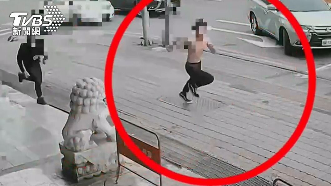新北男裸體大街狂奔 竟是取款車手不想被抓「金蟬脫殼」