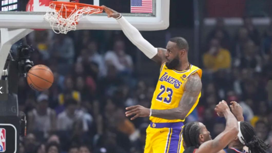 「詹皇」詹姆斯（LeBron James）決勝節狂砍19分。（圖／翻攝自 NBA）