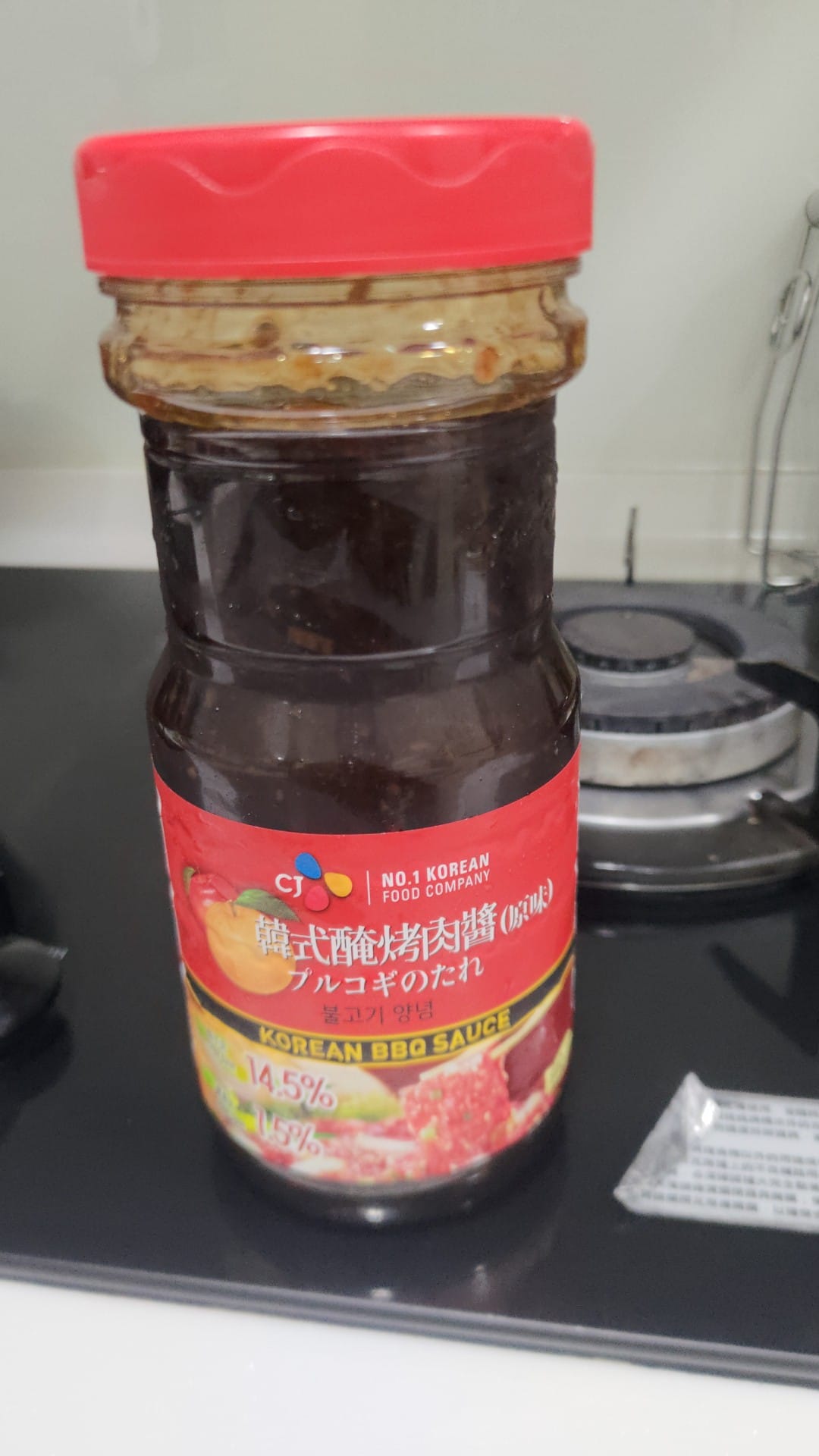 原PO發現韓式醃烤肉醬的瓶身寫著「醃」的字樣。(圖/翻攝自臉書)
