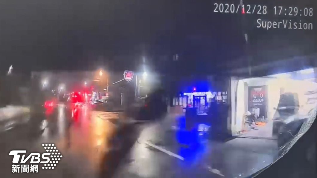 加速撞死警報復？嫌犯曾被檢舉　吸毒現幻聽幻覺「上月才看診」