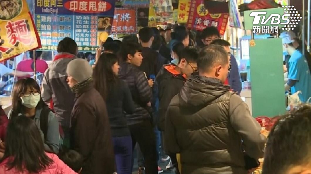 台中旱溪夜市在每週二、週四、週五及週六都聚集了許多人。（圖／TVBS資料畫面）