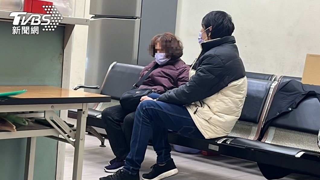 兒偷貨車奪2命自己也被撞死　母頻向警道歉「神情疲憊」赴殯儀館認屍