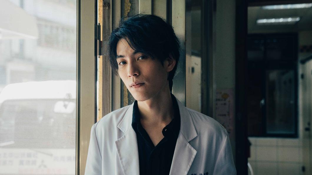 林子閎特別演出「林醫師」一角,力挺原班製作團隊。(圖/結果娛樂提供)