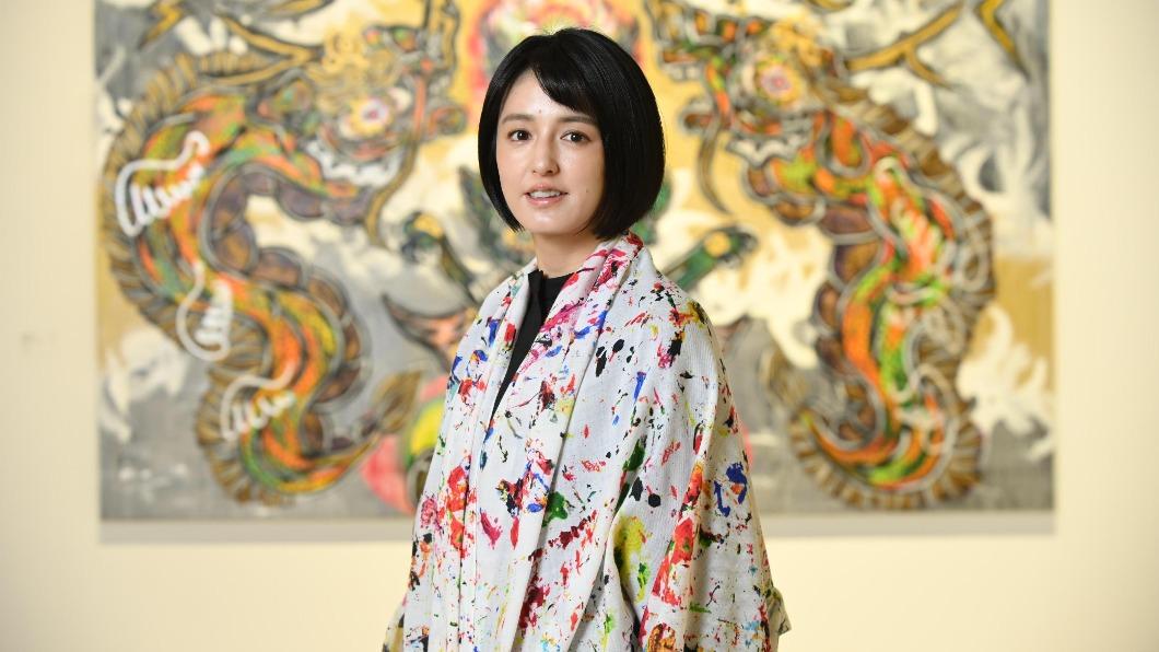 小松美羽散發獨特靈性以及氣質,更呈現在畫作之中。(圖/株式会社風土提供)