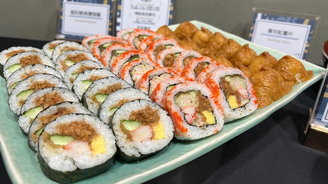 中信兄弟球員賽前吃壽司。(圖/饗賓餐旅提供)