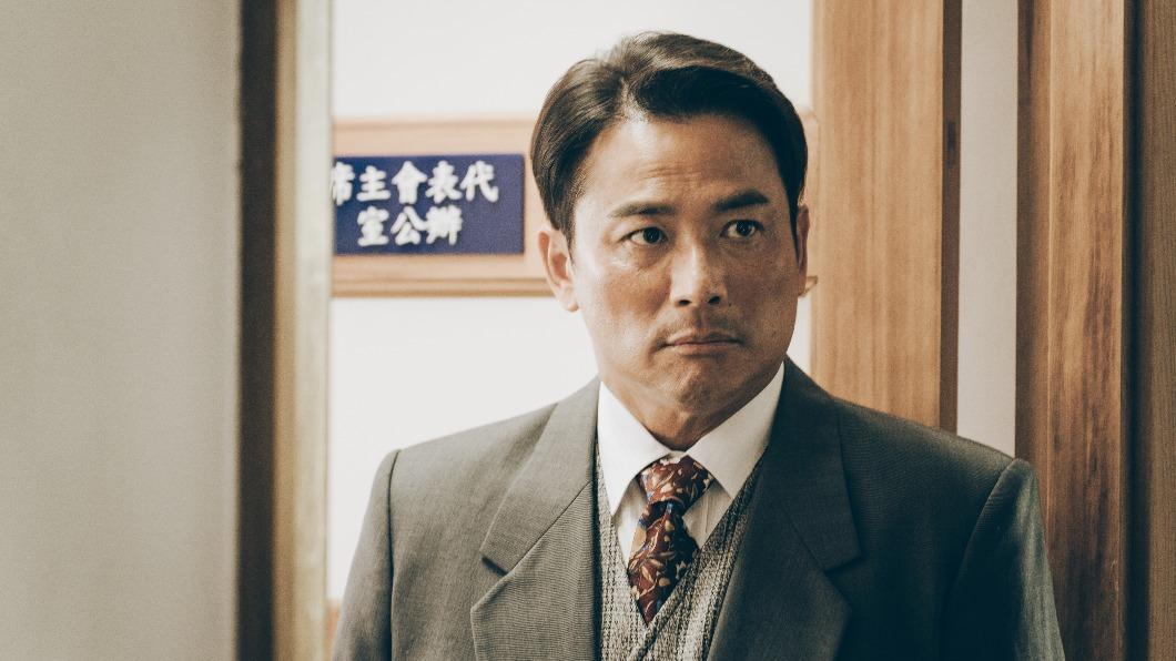 本土劇一哥江宏恩飾演代表會主席,在地方頗具勢力。(圖/公視台語台提供)